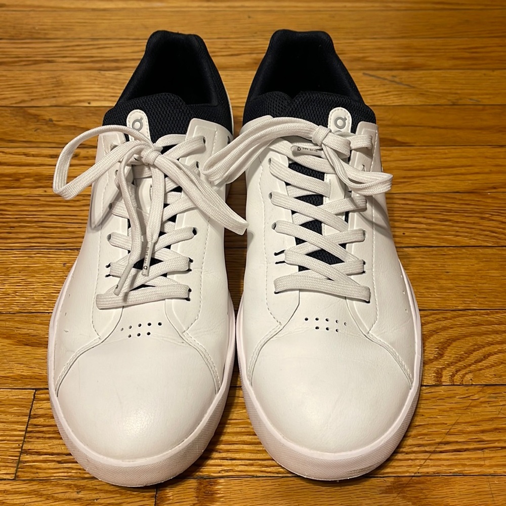 Mens On Cloud The Roger Advantage Sneakers